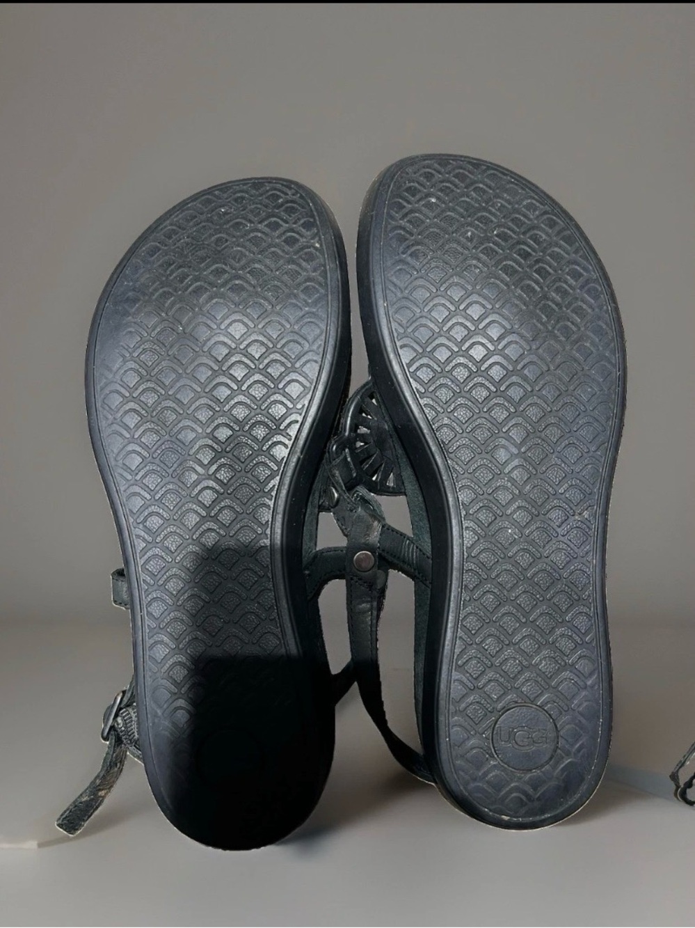 UGG Ayden Black Leather Thong Sandals Size 10 Adjustable Slingback